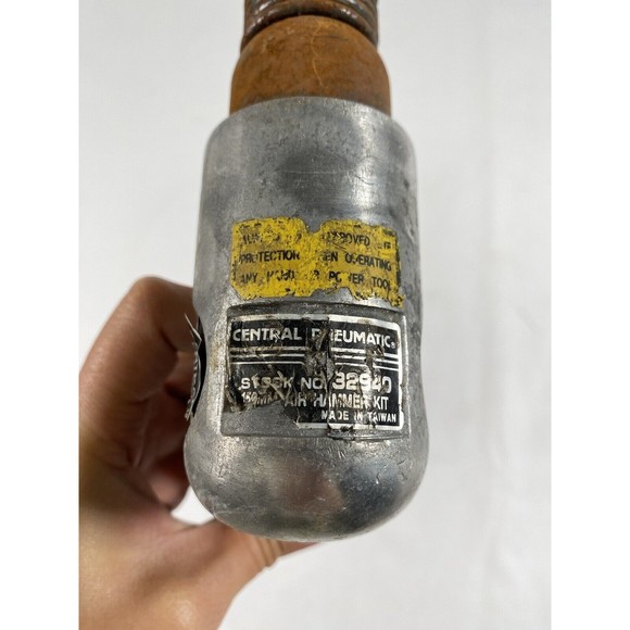 Central Pneumatic #32940 Air Impact Hammer Chisel - Picture 9 of 9